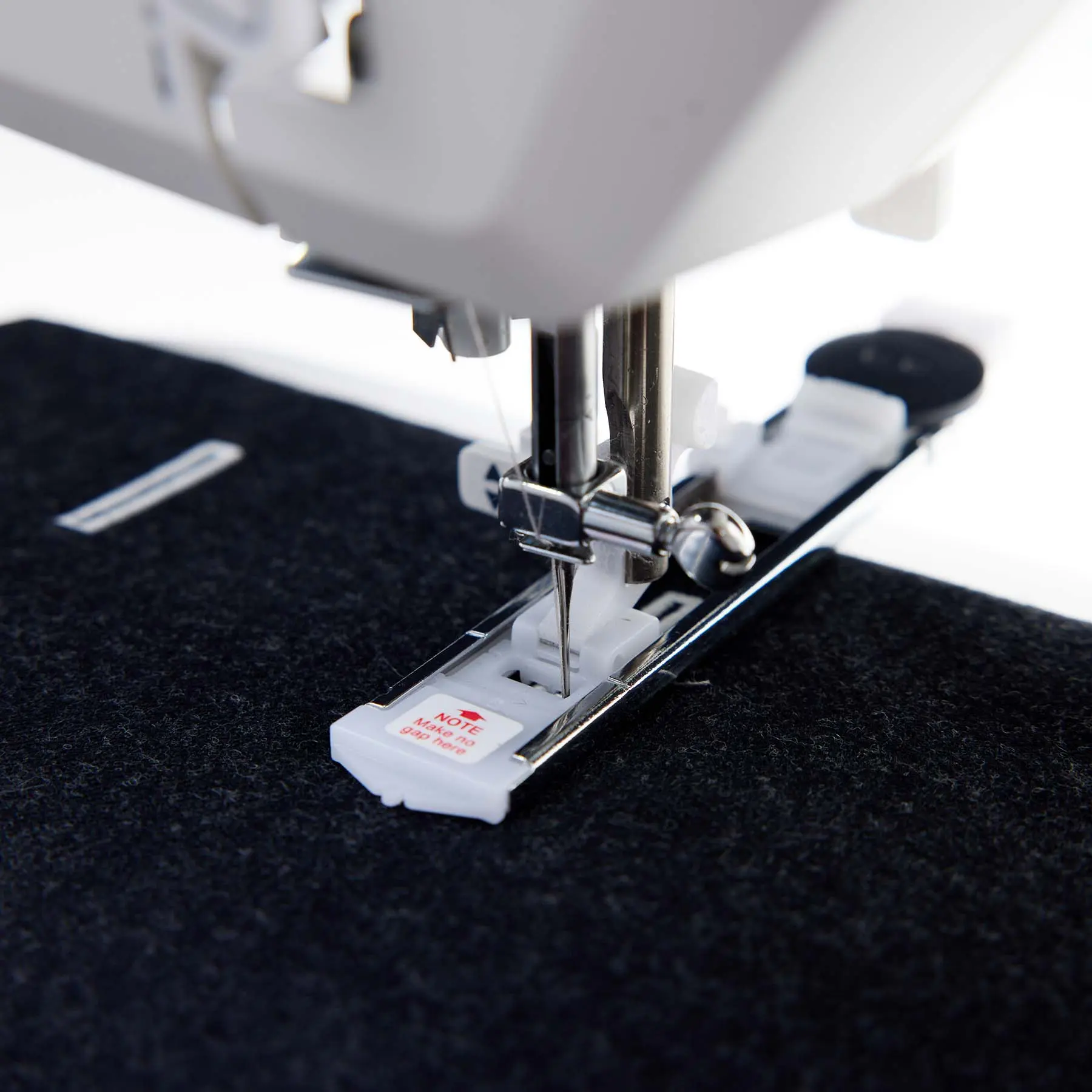 HUSQVARNA® VIKING® ONYX™ 25 Sewing Machine - Image 8