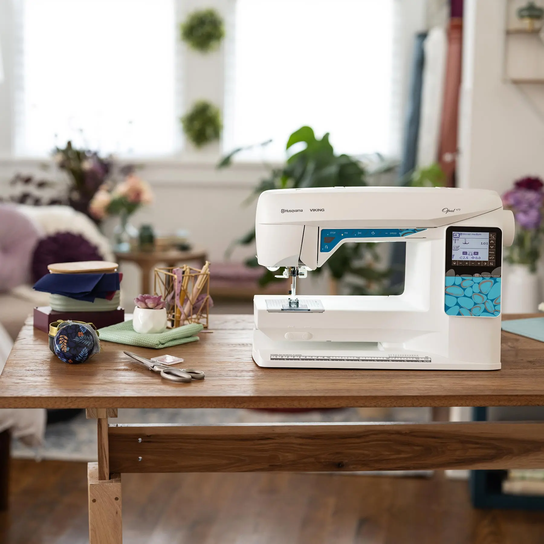 HUSQVARNA® VIKING® OPAL™ 670 Sewing Machine - Image 14