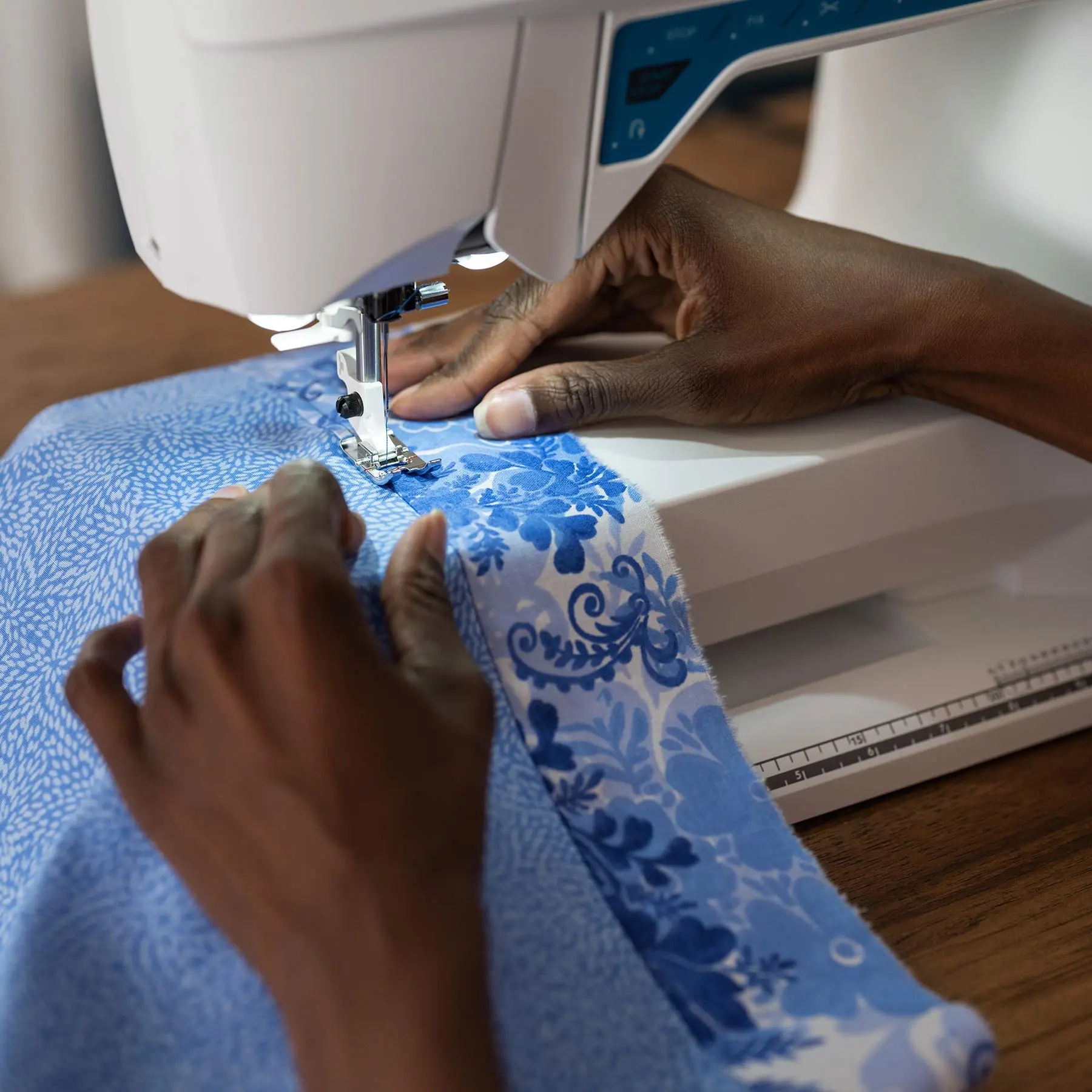 HUSQVARNA® VIKING® OPAL™ 670 Sewing Machine - Image 7