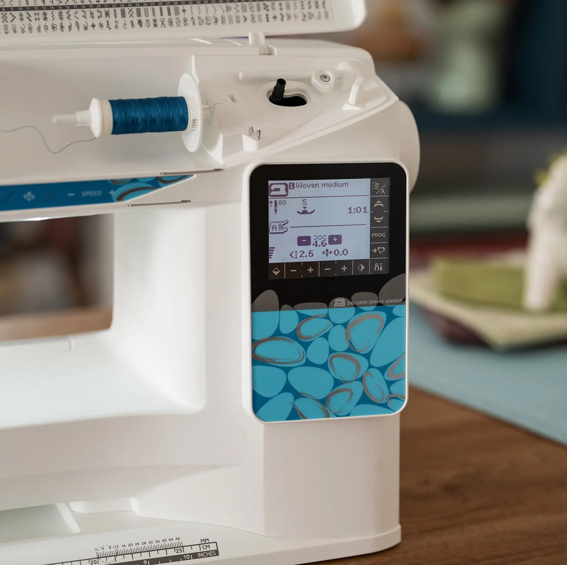 HUSQVARNA® VIKING® OPAL™ 670 Sewing Machine - Image 9
